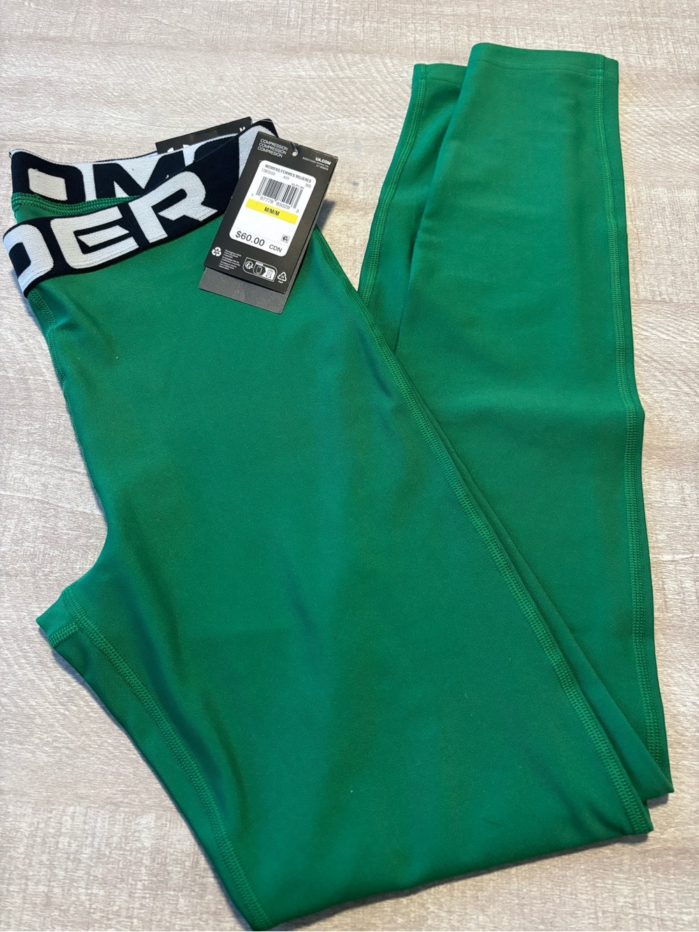 Under Armour Compression Leggings – Women’s Medium (NWT) 💚